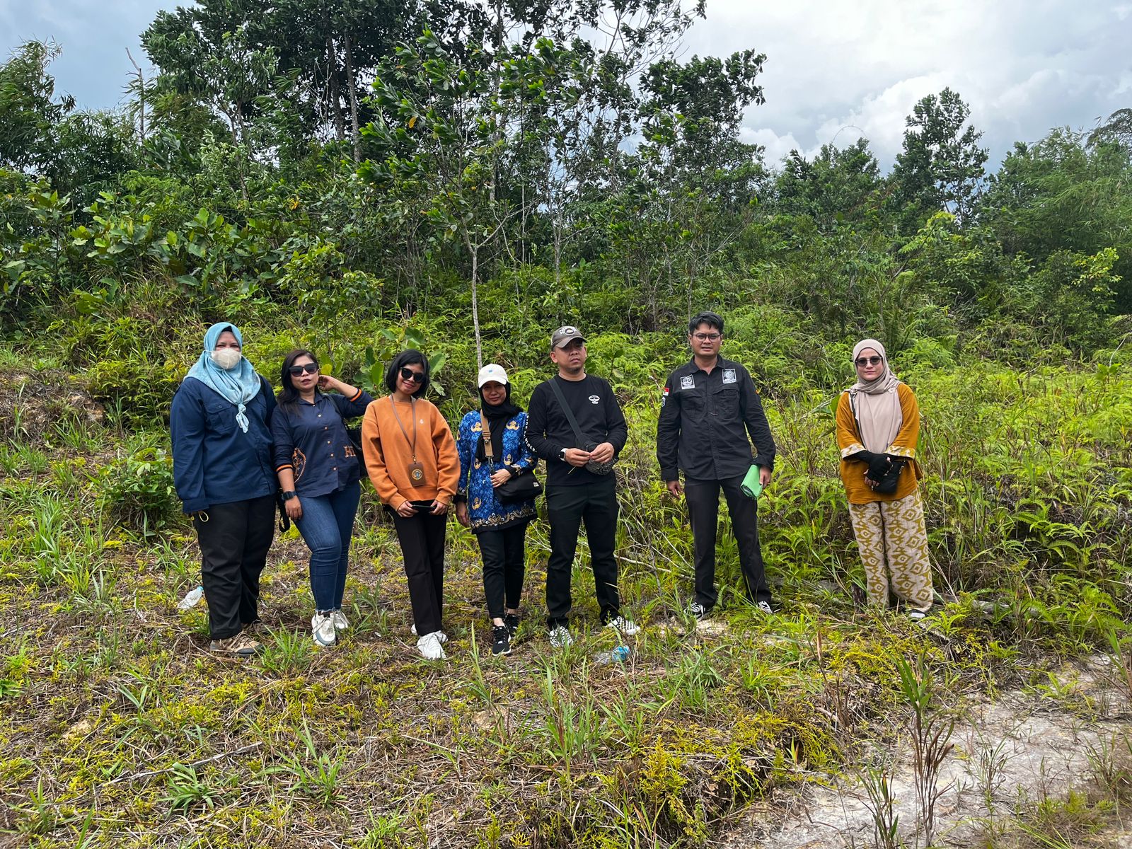 Panitia A Kantor Pertanahan Kota Singkawang Laksanakan Pemeriksaan Tanah di Kelurahan Naram