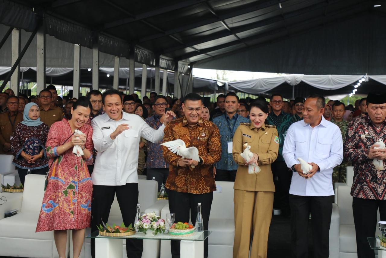 Di Momen Peringatan Hari Desa Nasional Tahun 2026, Wamen Ossy: Legalitas Hak Atas Tanah Penting untuk Dukung Pembangunan Desa